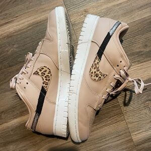 Nike dunk womens size 10